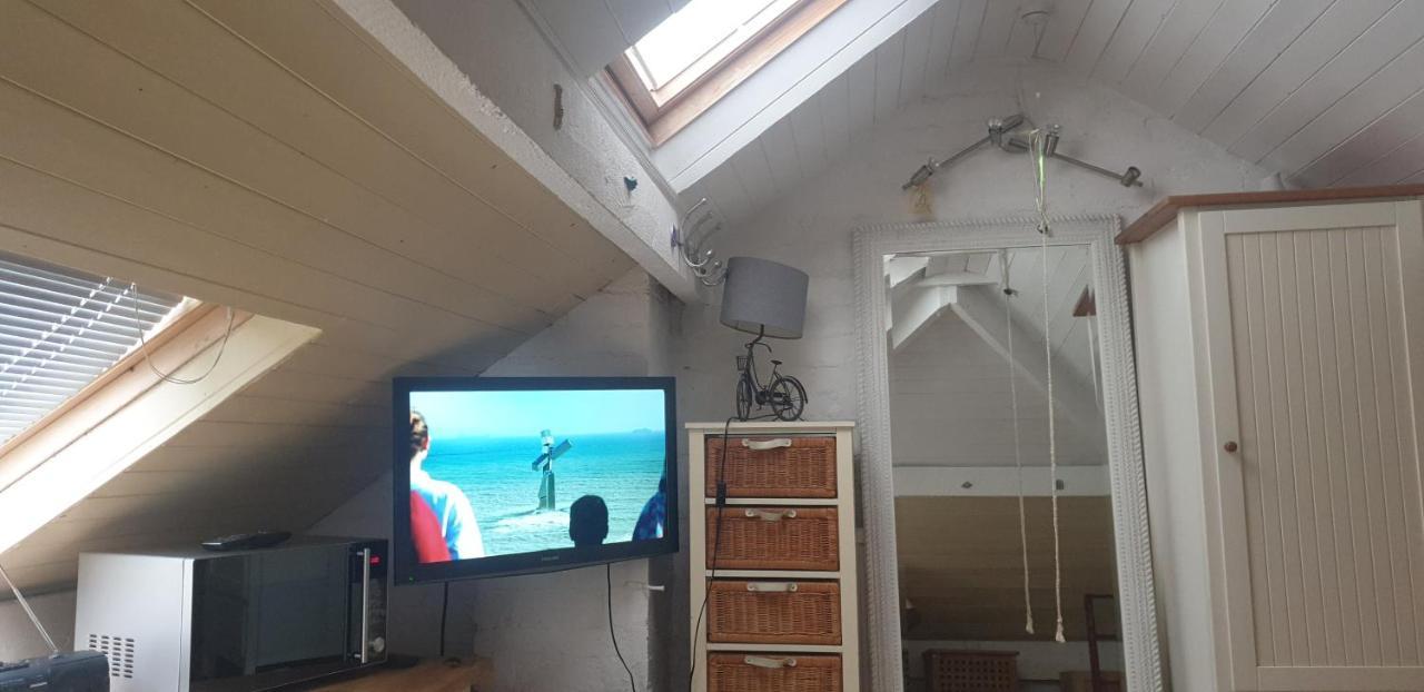 Le Studio Attic , Fridge Tv Microwave, Chester Exterior photo